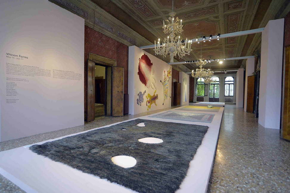 На венецианской биеннале была показана коллекция уникальных ковров
